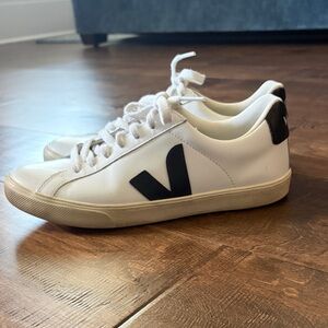 Veja Esplar Logo Sneakers - size 7 (38)